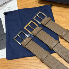 普家✨ Leather Belt 33mm 皮革腰带此款腰带设计简约精致,采用细腻皮革打造,呈现柔软自然 普家✨ Leather Belt 33mm 皮革腰带此款腰带设计简约精致,采用细腻皮革打造,呈现柔软自然