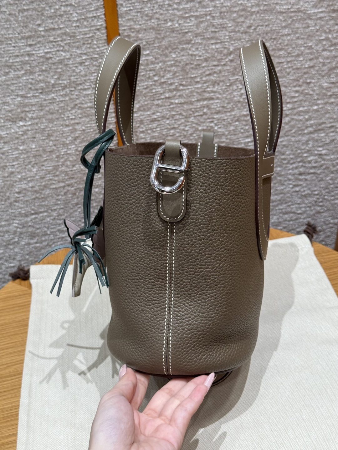에르메스 피코탄 18 cm 가방 상세 이미지 4