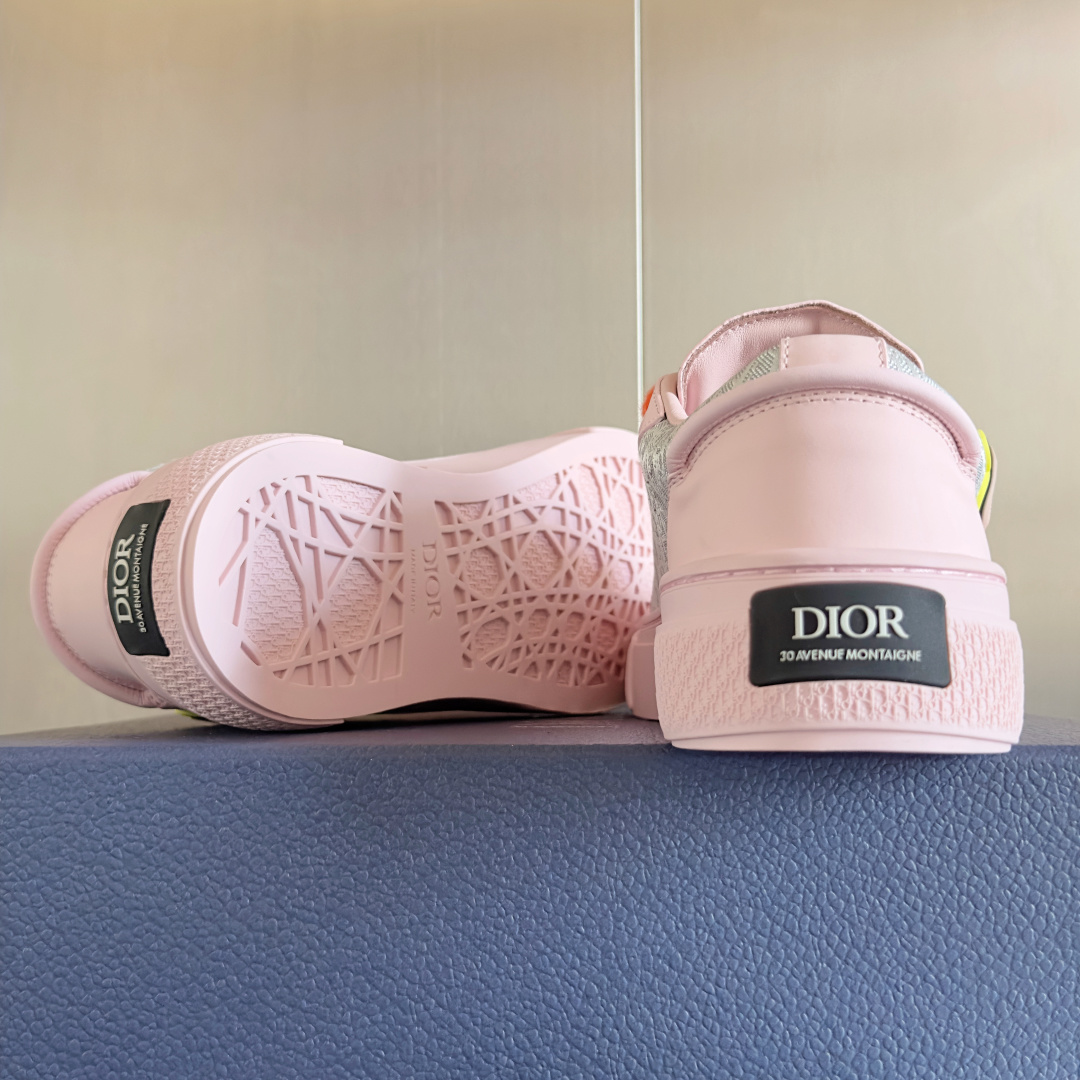 顶级版本:情侣款
迪奥Dior B33系列 最新蛇年限定 情侣款 休闲 运动鞋 滑板鞋
原版购入开发 做