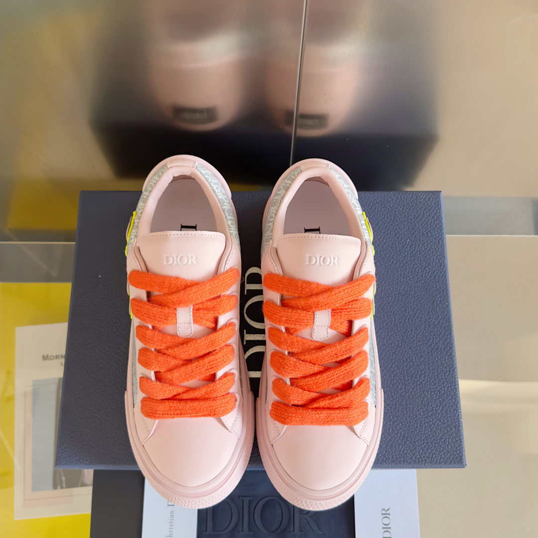 顶级版本:情侣款
迪奥Dior B33系列 最新蛇年限定 情侣款 休闲 运动鞋 滑板鞋
原版购入开发 做