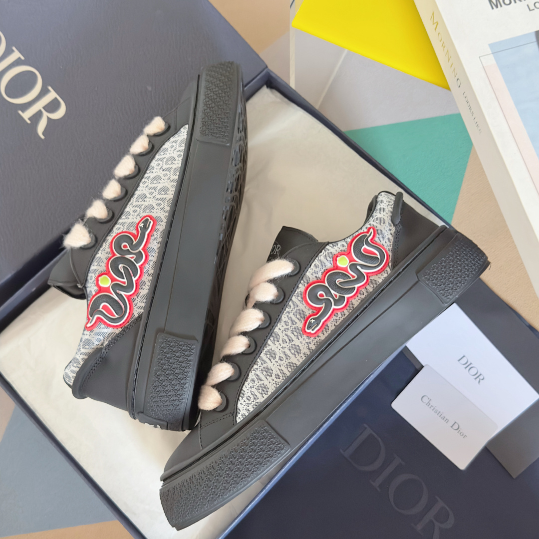 顶级版本:情侣款
迪奥Dior B33系列 最新蛇年限定 情侣款 休闲 运动鞋 滑板鞋
原版购入开发 做