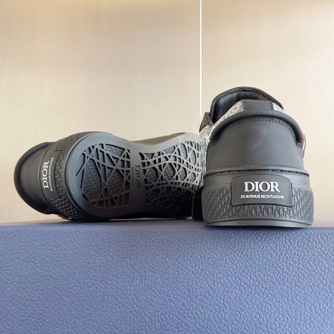 顶级版本:情侣款
迪奥Dior B33系列 最新蛇年限定 情侣款 休闲 运动鞋 滑板鞋
原版购入开发 做