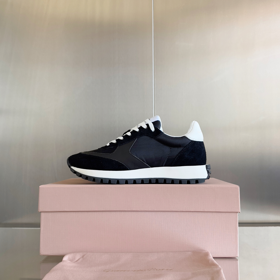 Gianvito Rossi Gravel Series Velvet Sneakers Review: Stylish Couple Shoes with Thick Base - 图片 5