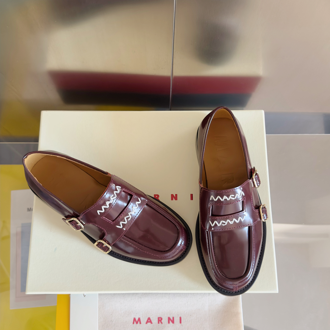 顶级版本：女款
Marni 最新 Bambl 3.0 乐福鞋 复古 马克线 英伦风 小皮鞋
原版购入开发