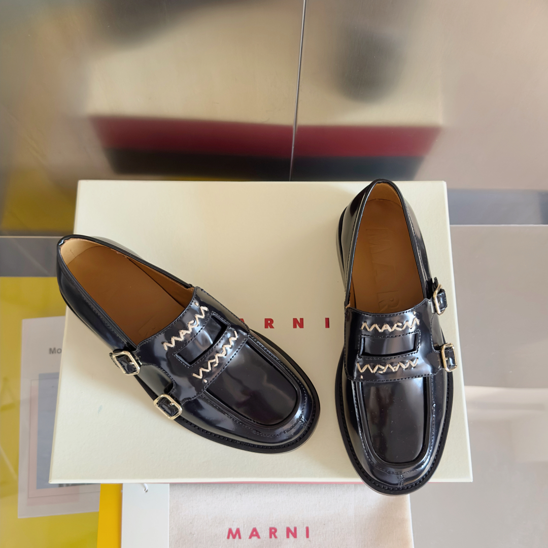 顶级版本：女款
Marni 最新 Bambl 3.0 乐福鞋 复古 马克线 英伦风 小皮鞋
原版购入开发
