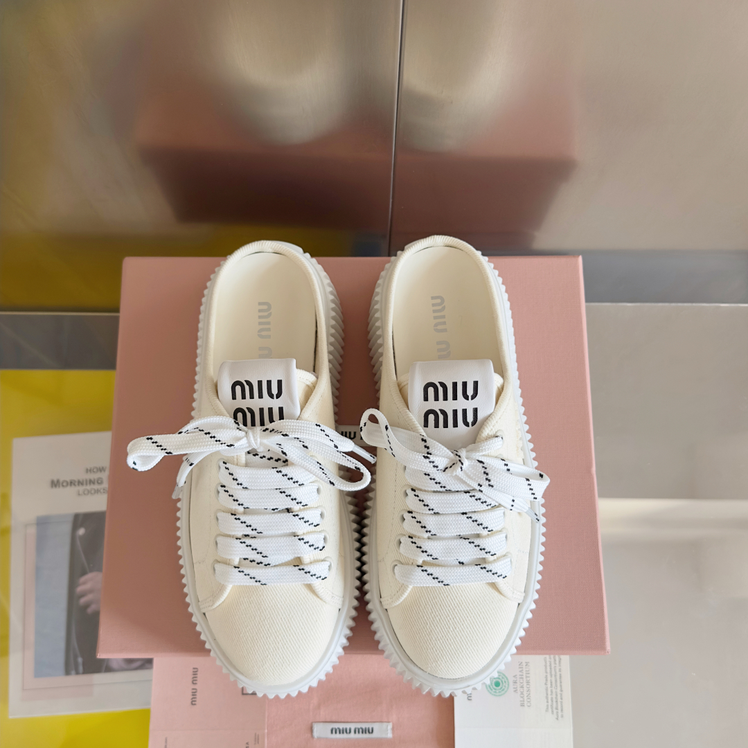 顶级版本：女款
MiuMiu缪缪 最新款 魔术贴 帆布 厚底 饼干鞋 休闲 运动鞋
原版购入开发 做货 