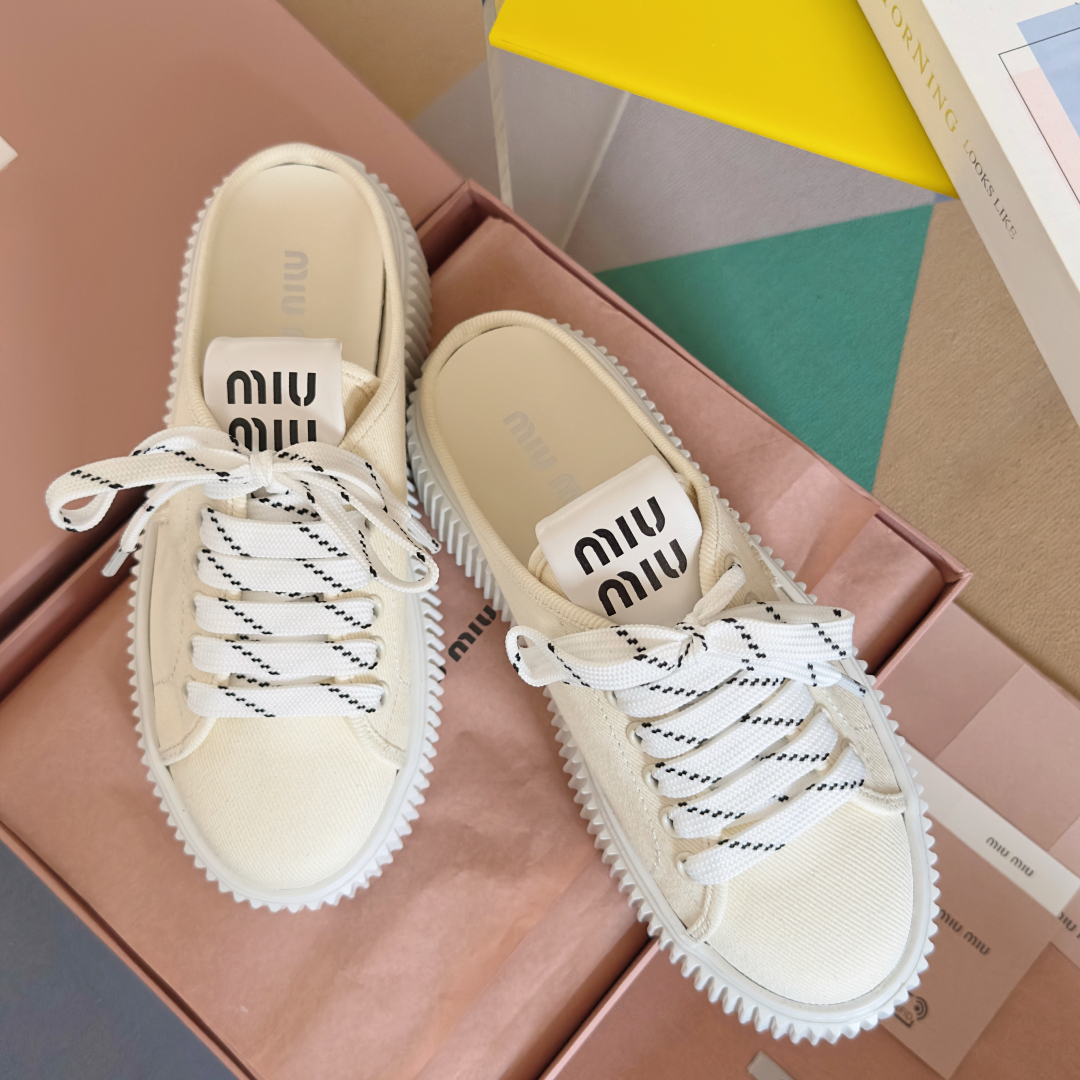 顶级版本：女款
MiuMiu缪缪 最新款 魔术贴 帆布 厚底 饼干鞋 休闲 运动鞋
原版购入开发 做货 