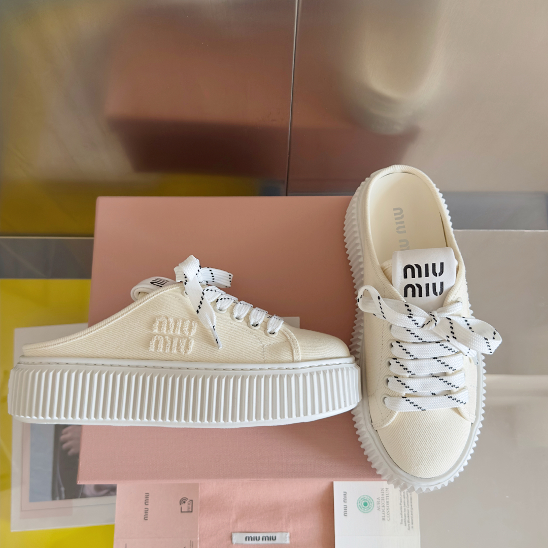 顶级版本：女款
MiuMiu缪缪 最新款 魔术贴 帆布 厚底 饼干鞋 休闲 运动鞋
原版购入开发 做货 
