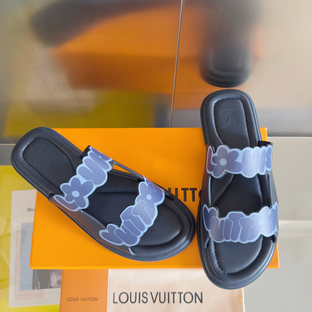 顶级版本:男款
LV 路易威登L家 驴牌 VENICE 系列 棋盘格 魔术贴 交叉 拖鞋 沙滩 凉拖
原