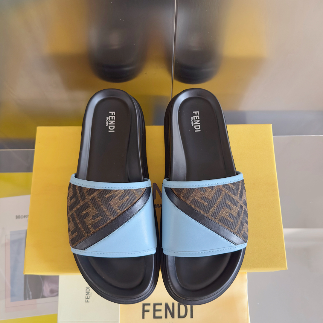 顶级版本：男款
Fendi芬迪 Diagonal系列 FF 老花 一字 交叉 厚底凉鞋 拖鞋
原版购入开