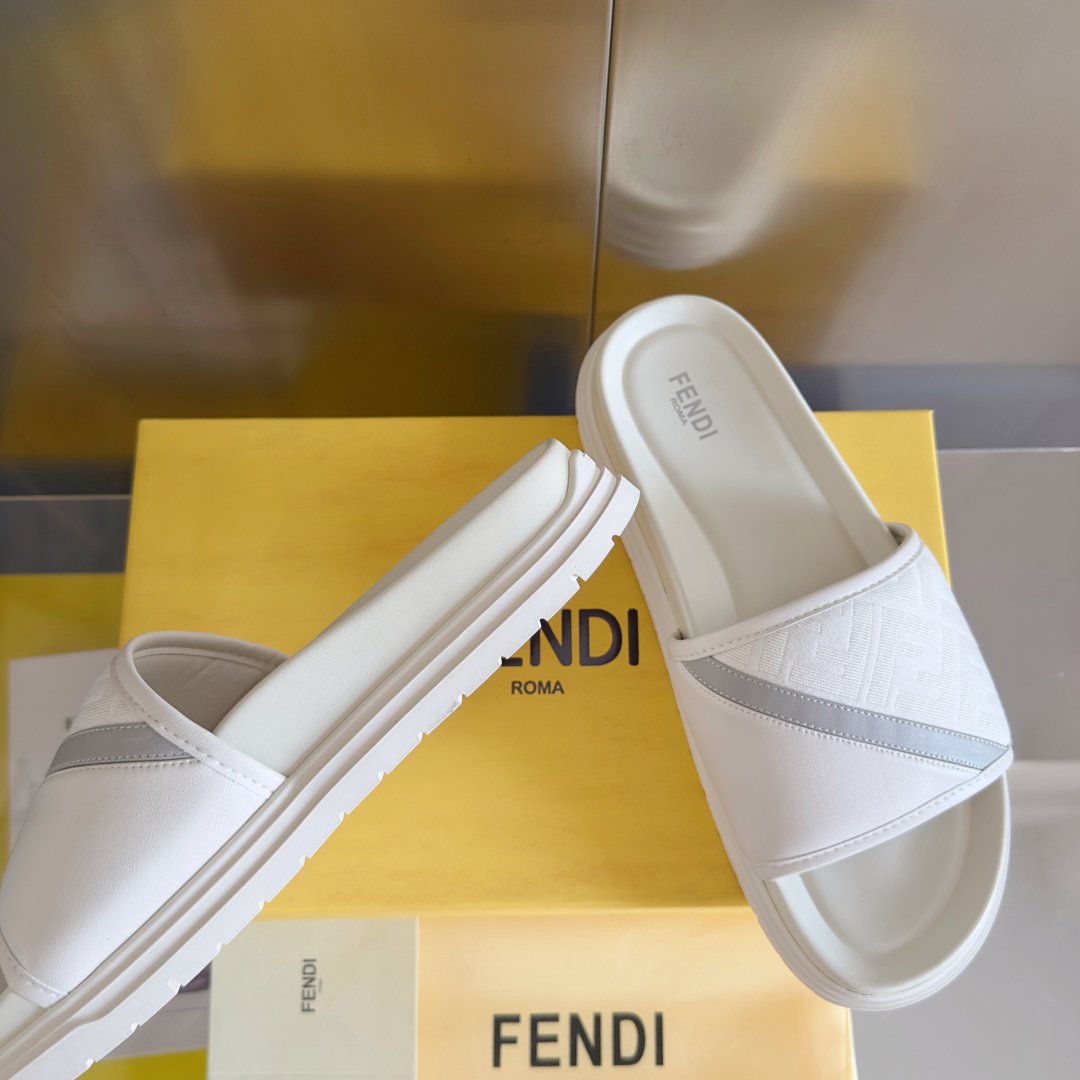 顶级版本：男款
Fendi芬迪 Diagonal系列 FF 老花 一字 交叉 厚底凉鞋 拖鞋
原版购入开