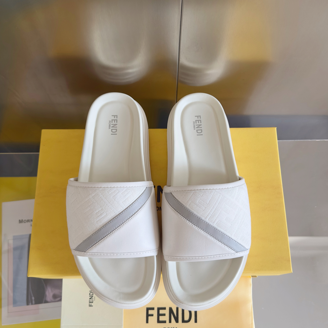 顶级版本：男款
Fendi芬迪 Diagonal系列 FF 老花 一字 交叉 厚底凉鞋 拖鞋
原版购入开