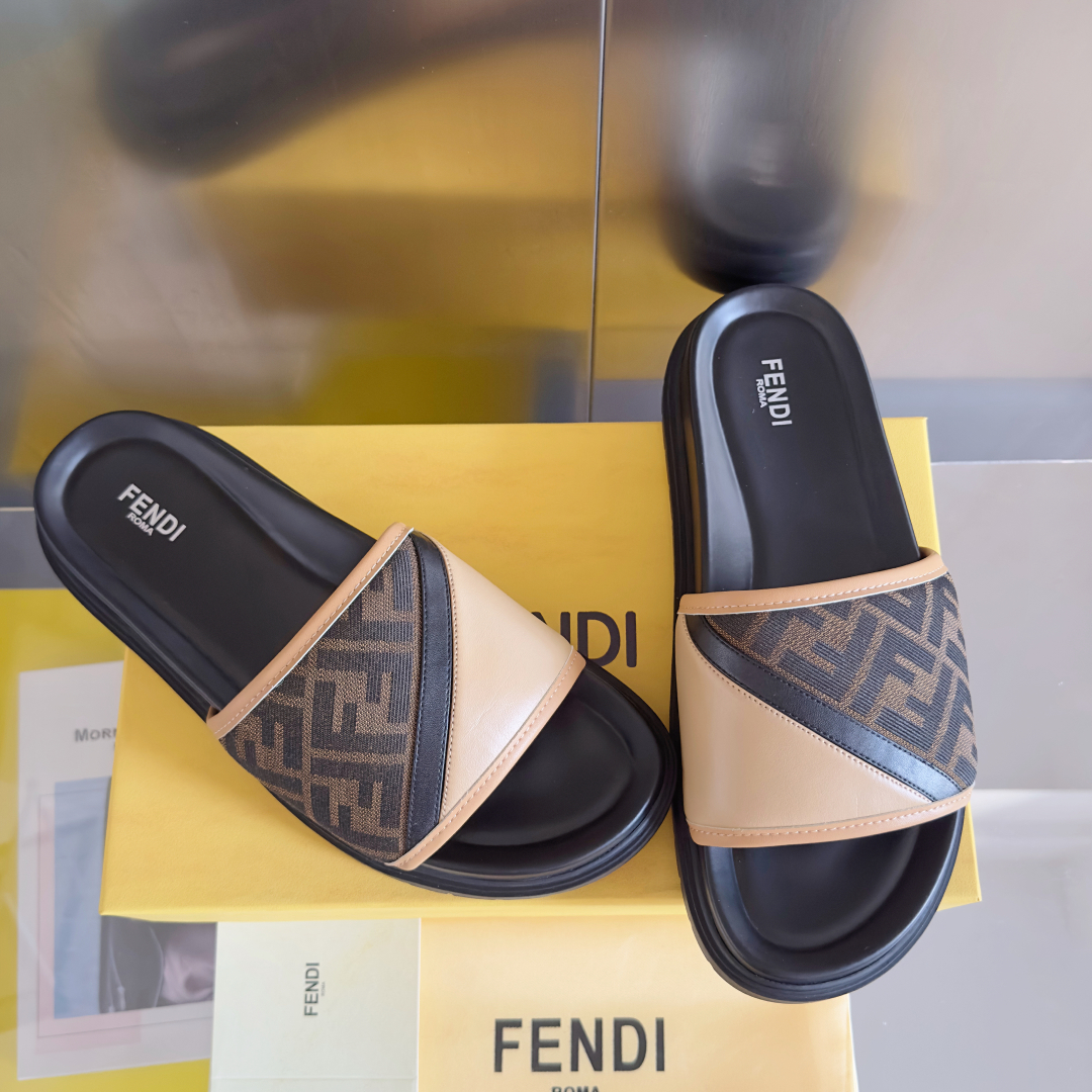 顶级版本：男款
Fendi芬迪 Diagonal系列 FF 老花 一字 交叉 厚底凉鞋 拖鞋
原版购入开