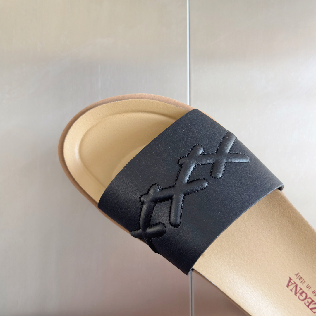 顶级版本：男款
ZEGNA 杰尼亚 xxx系列 一字 厚底 老钱风 凉拖鞋
原版购入开发 做货 这款ze