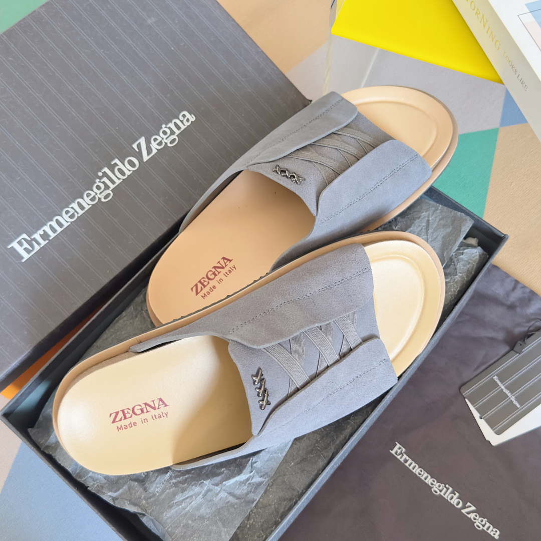 顶级版本：男款
ZEGNA 杰尼亚 xxx系列 一字 厚底 老钱风 凉拖鞋
原版购入开发 做货 这款ze