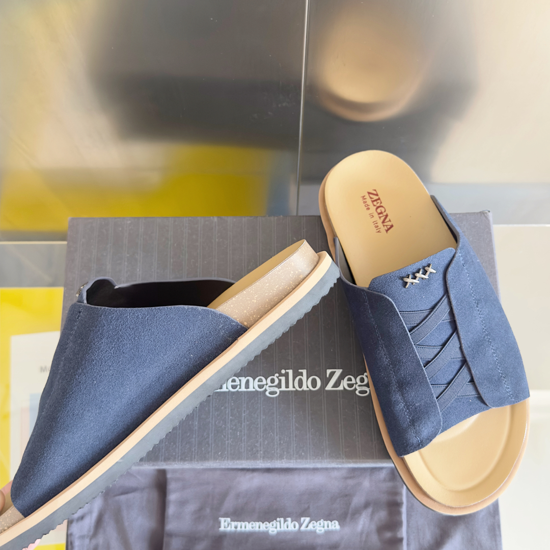 顶级版本：男款
ZEGNA 杰尼亚 xxx系列 一字 厚底 老钱风 凉拖鞋
原版购入开发 做货 这款ze