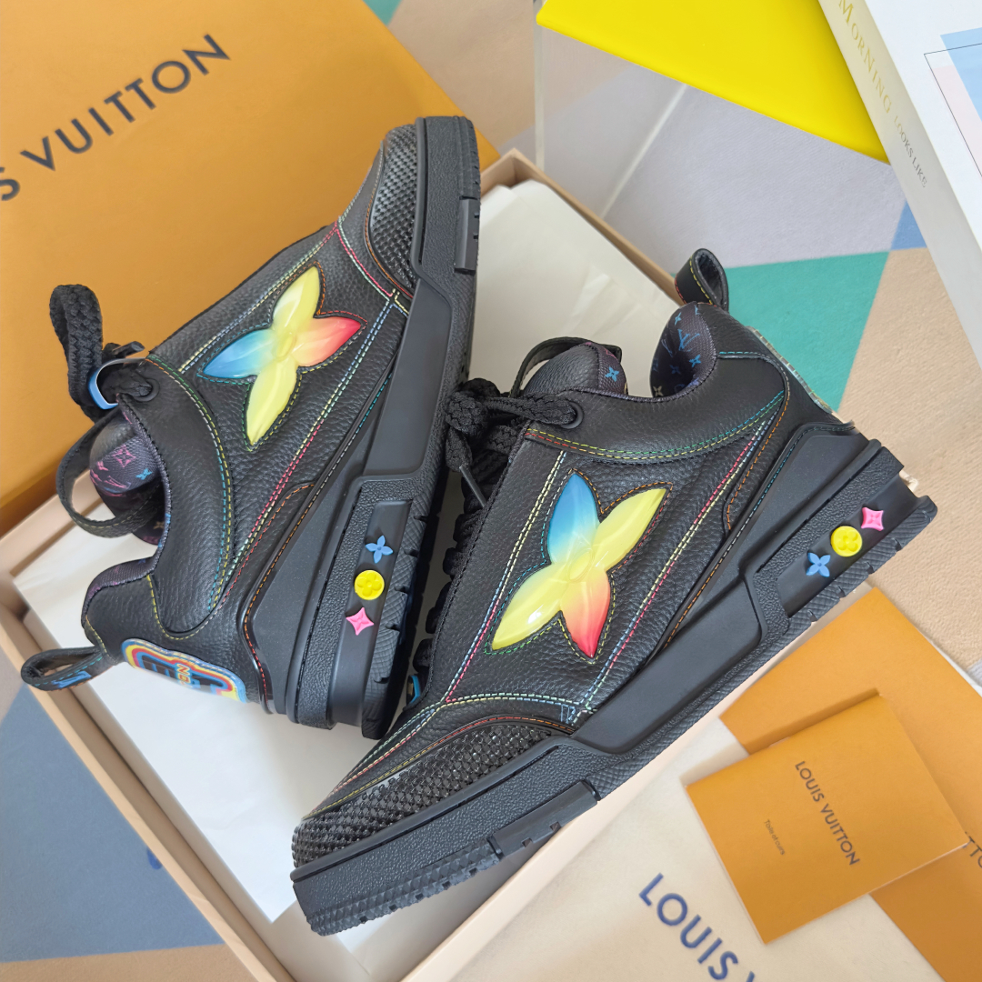 顶级版本：男款
LV驴牌L家SKATE 系列 最新配色 Tariner运动鞋 四叶草 滑板鞋 情侣款 复