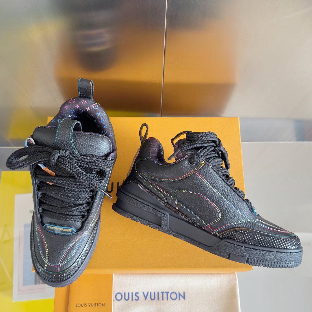 顶级版本：男款
LV驴牌L家SKATE 系列 最新配色 Tariner运动鞋 四叶草 滑板鞋 情侣款 复