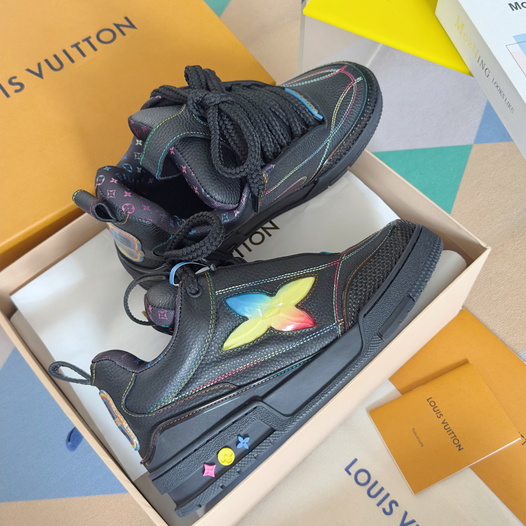 顶级版本：男款
LV驴牌L家SKATE 系列 最新配色 Tariner运动鞋 四叶草 滑板鞋 情侣款 复