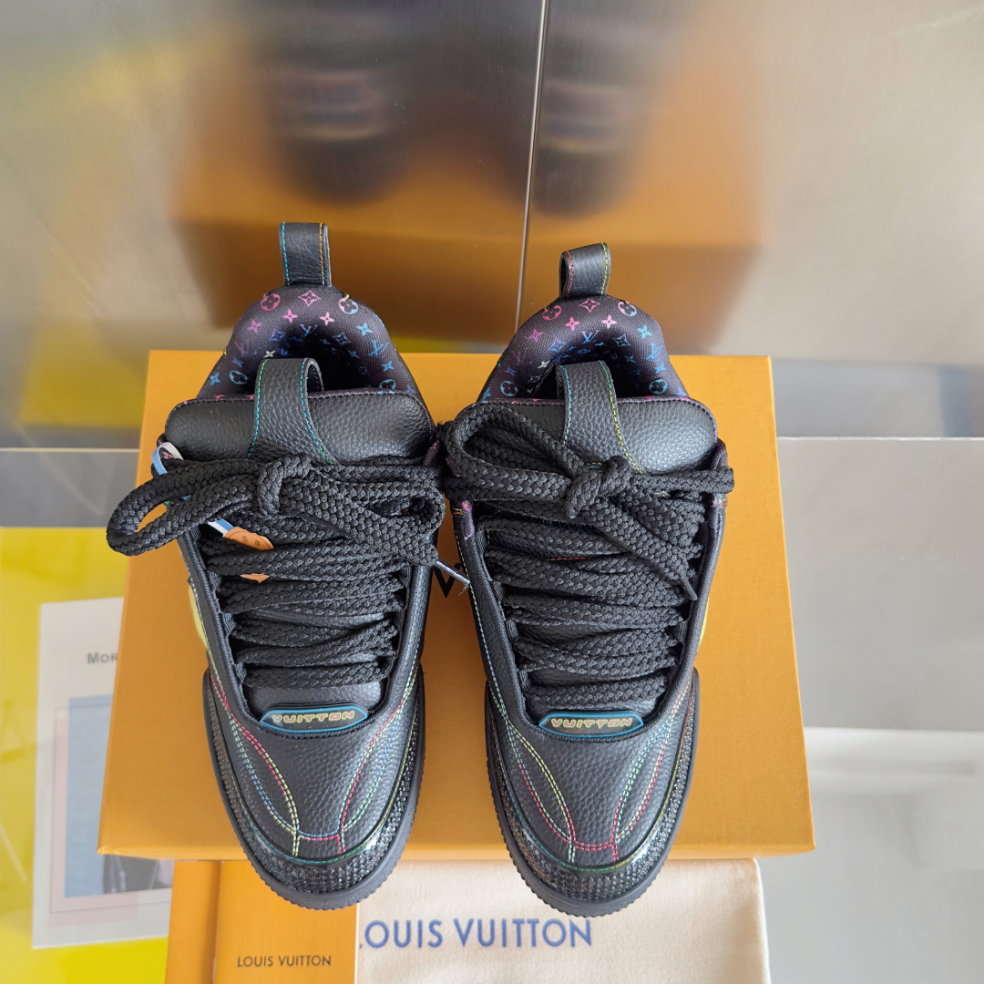 顶级版本：男款
LV驴牌L家SKATE 系列 最新配色 Tariner运动鞋 四叶草 滑板鞋 情侣款 复