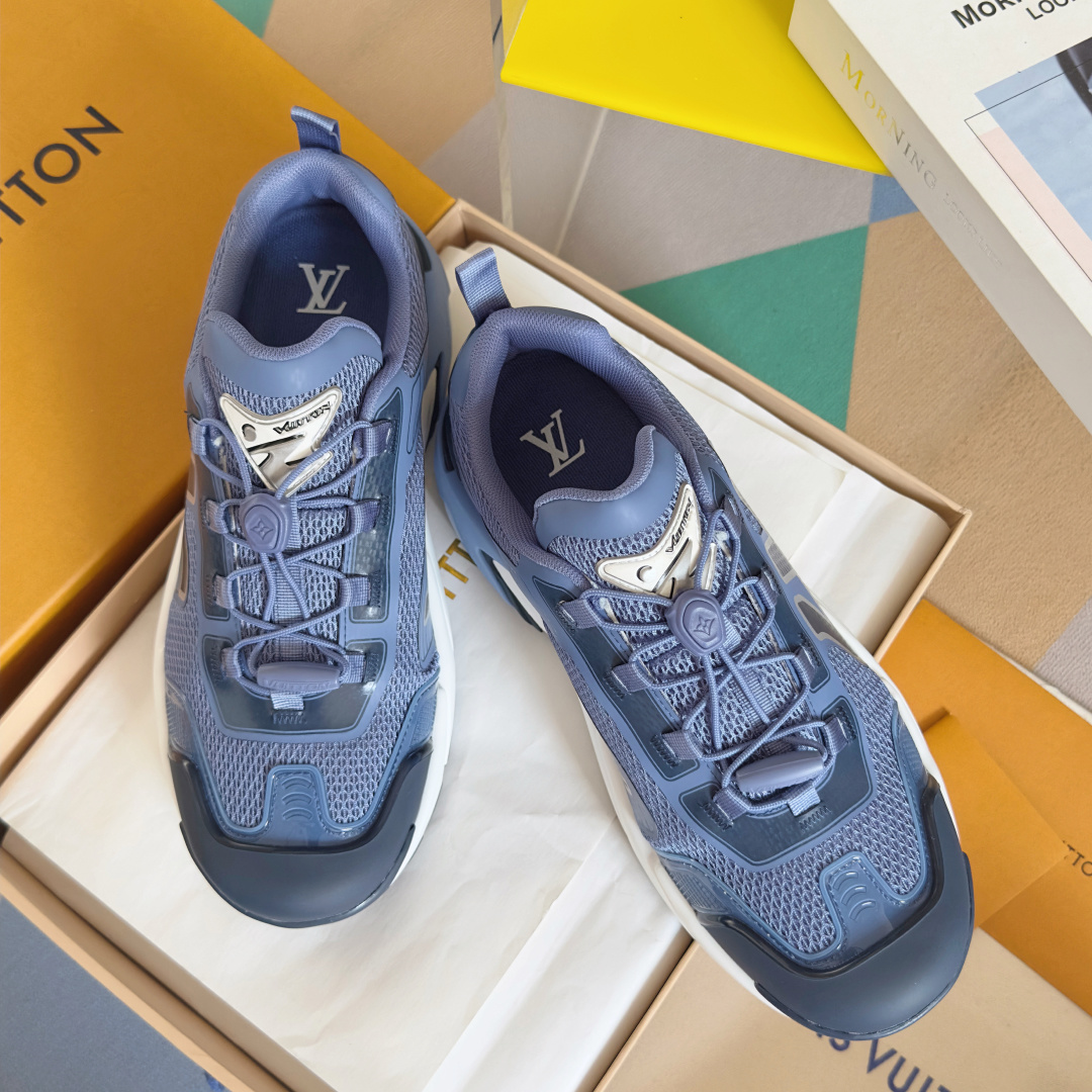 顶级版本:男款
LV路易威登 L家驴牌Runner Tatic系列 厚底 休闲 运动鞋 跑鞋
原版购入开