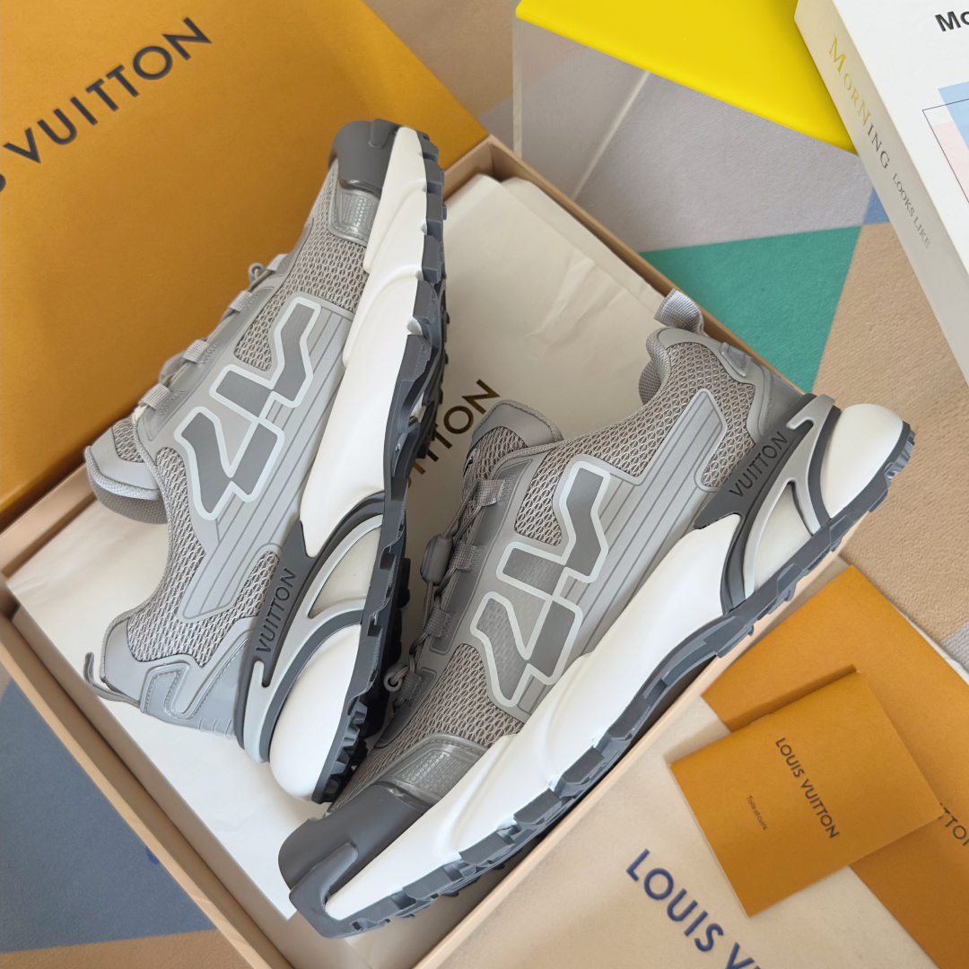 顶级版本：男款
LV路易威登 L家驴牌Runner Tatic系列 厚底 休闲 运动鞋 跑鞋
原版购入开