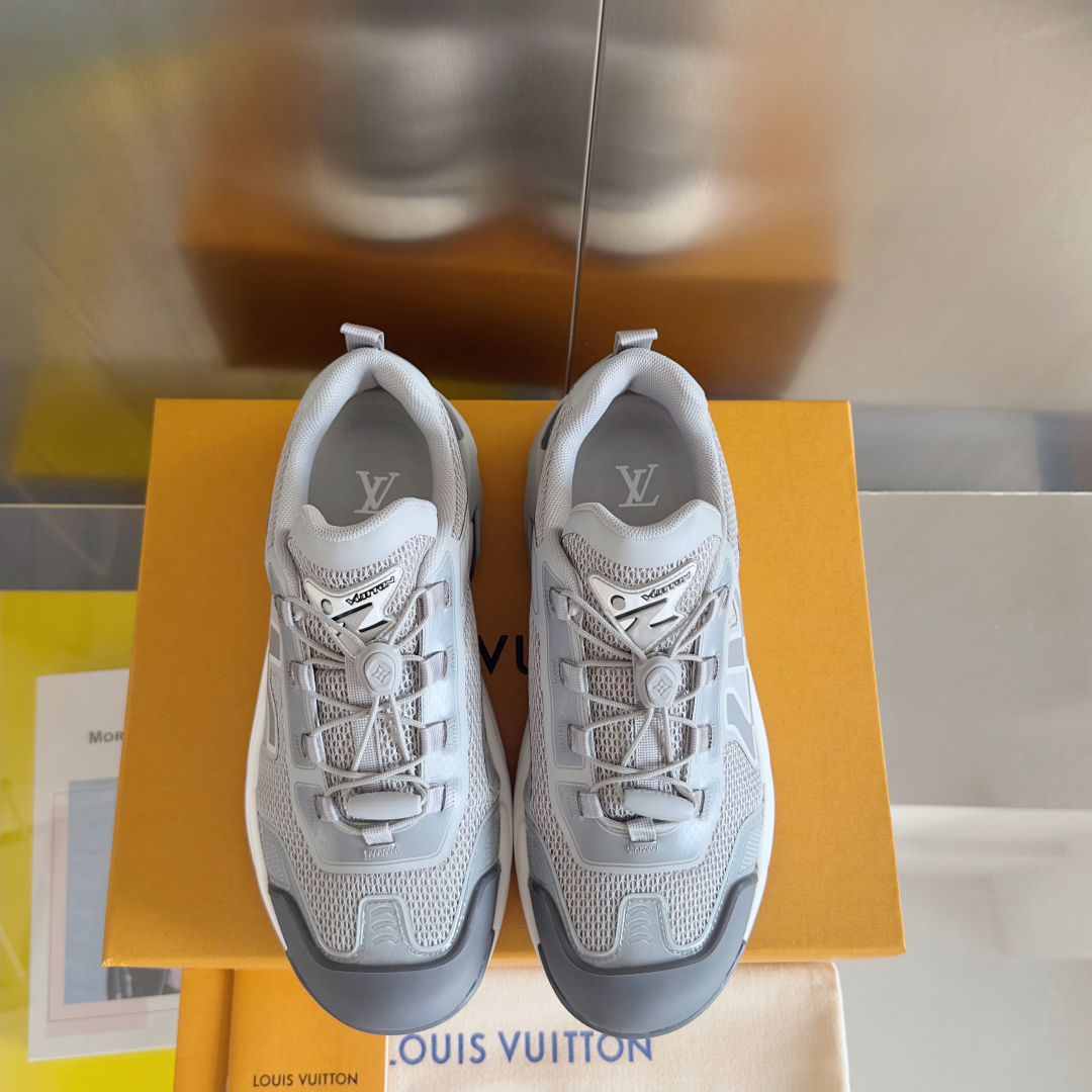 顶级版本：男款
LV路易威登 L家驴牌Runner Tatic系列 厚底 休闲 运动鞋 跑鞋
原版购入开