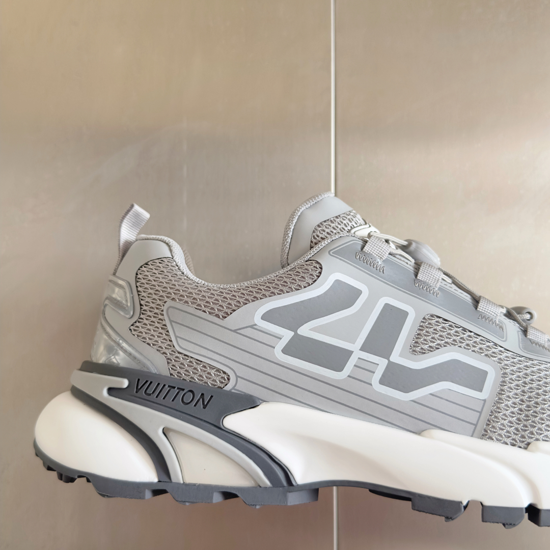 顶级版本：男款
LV路易威登 L家驴牌Runner Tatic系列 厚底 休闲 运动鞋 跑鞋
原版购入开