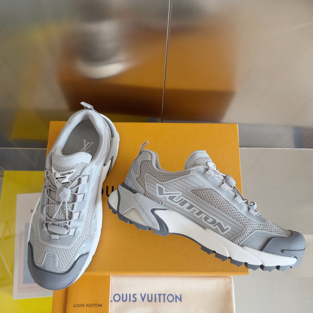 顶级版本：男款
LV路易威登 L家驴牌Runner Tatic系列 厚底 休闲 运动鞋 跑鞋
原版购入开