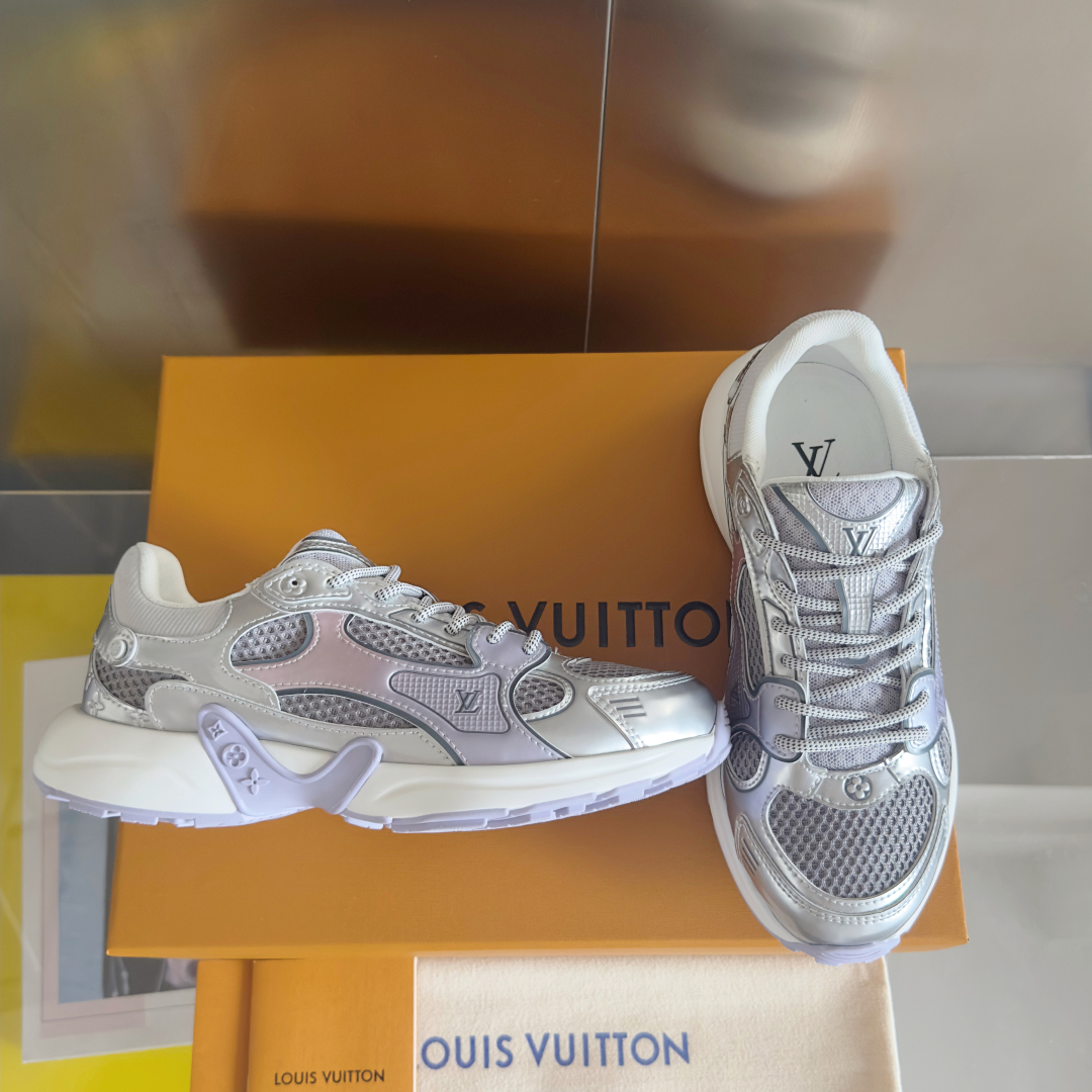 顶级版本：情侣款
LV 路易威登L家 驴牌 最新Olympia系列 情侣款 银角大王 休闲 运动鞋 跑鞋