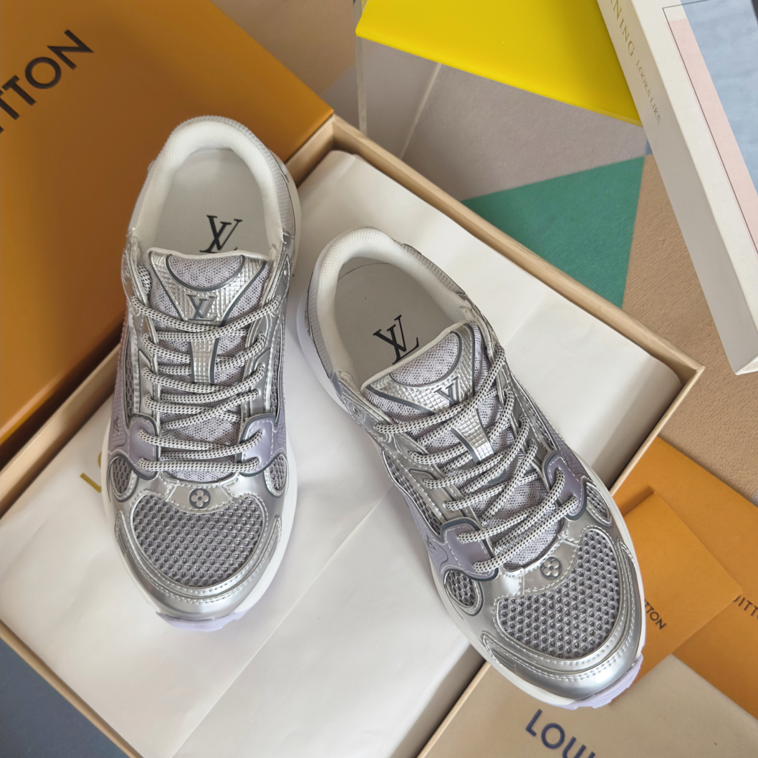 顶级版本：情侣款
LV 路易威登L家 驴牌 最新Olympia系列 情侣款 银角大王 休闲 运动鞋 跑鞋
