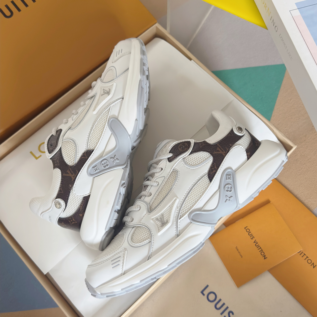 顶级版本：情侣款
LV 路易威登L家 驴牌 最新Olympia系列 情侣款 银角大王 休闲 运动鞋 跑鞋