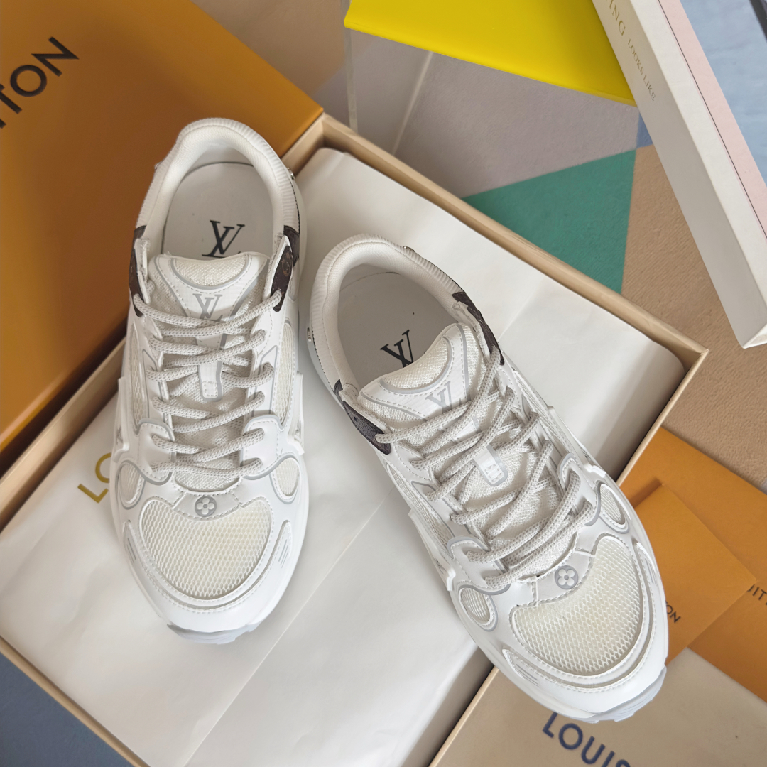 顶级版本：情侣款
LV 路易威登L家 驴牌 最新Olympia系列 情侣款 银角大王 休闲 运动鞋 跑鞋
