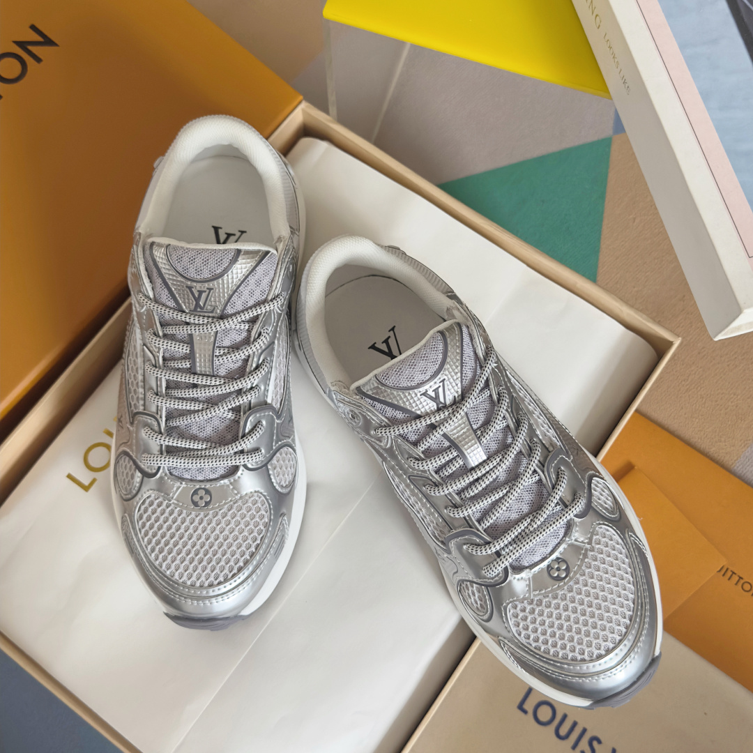 顶级版本:情侣款
LV 路易威登L家 驴牌 最新Olympia系列 情侣款 银角大王 休闲 运动鞋 跑鞋