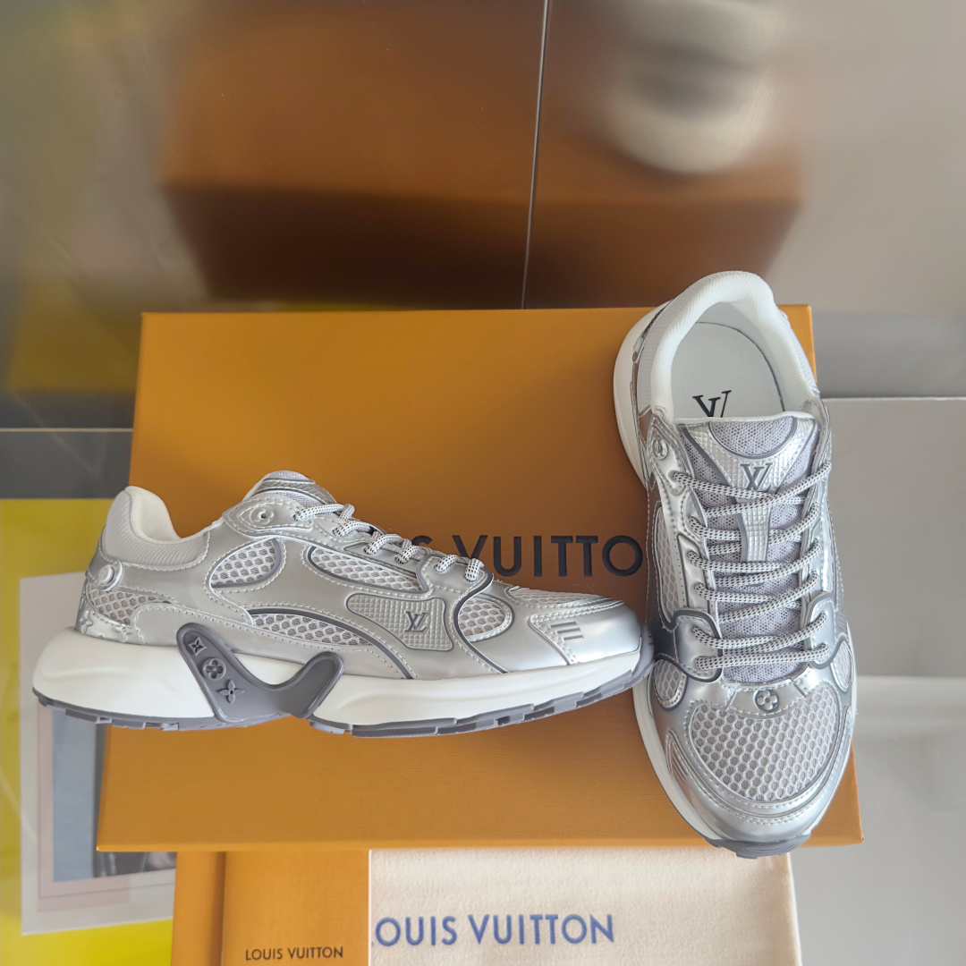 顶级版本:情侣款
LV 路易威登L家 驴牌 最新Olympia系列 情侣款 银角大王 休闲 运动鞋 跑鞋