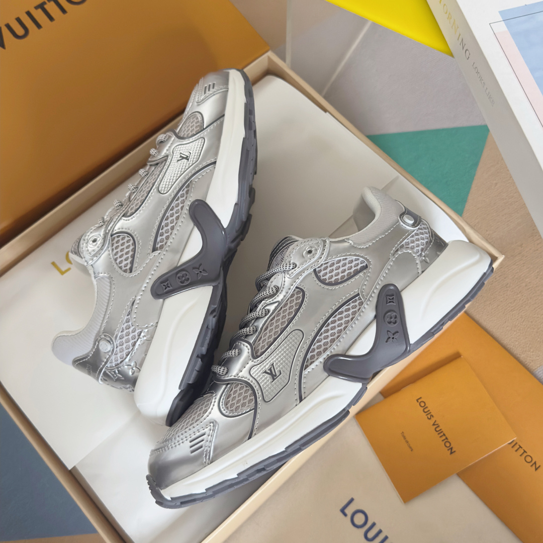 顶级版本:情侣款
LV 路易威登L家 驴牌 最新Olympia系列 情侣款 银角大王 休闲 运动鞋 跑鞋