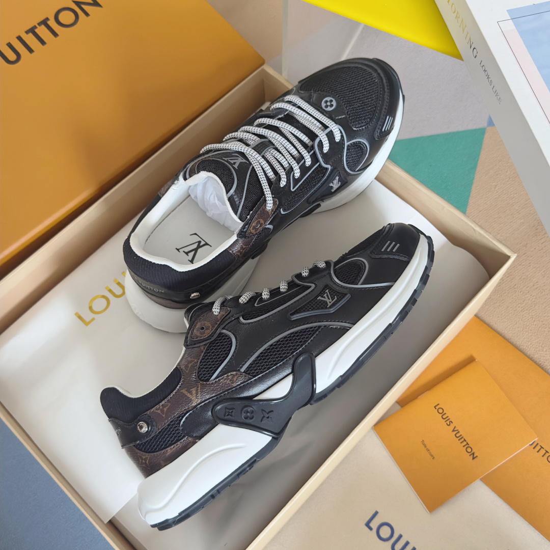 顶级版本:情侣款
LV 路易威登L家 驴牌 最新Olympia系列 情侣款 银角大王 休闲 运动鞋 跑鞋