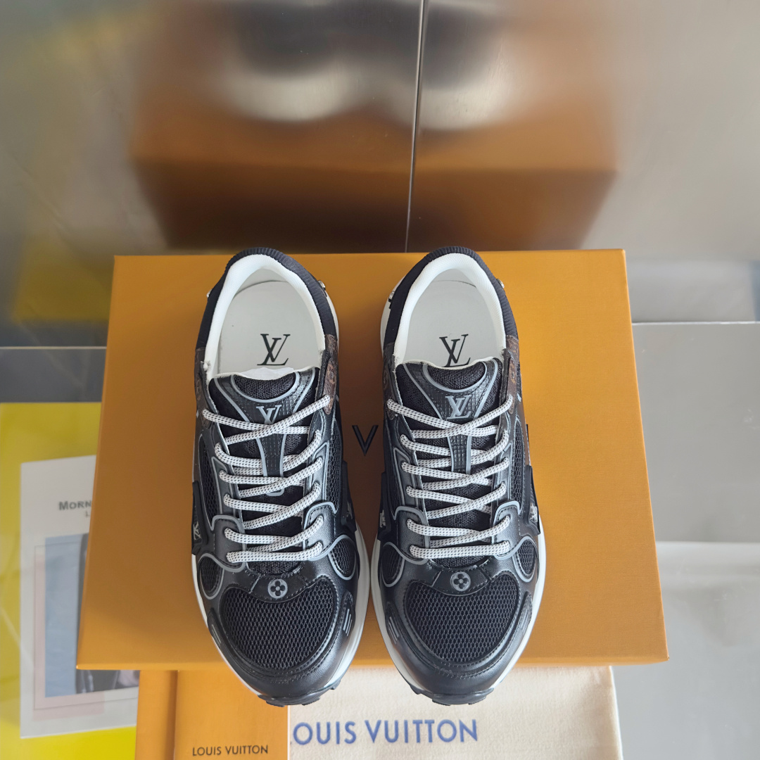 顶级版本:情侣款
LV 路易威登L家 驴牌 最新Olympia系列 情侣款 银角大王 休闲 运动鞋 跑鞋