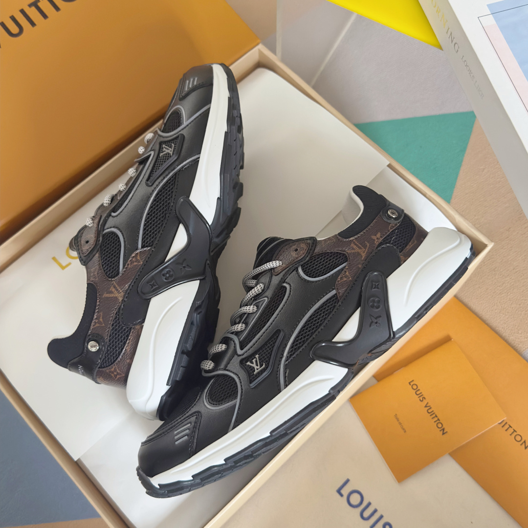 顶级版本:情侣款
LV 路易威登L家 驴牌 最新Olympia系列 情侣款 银角大王 休闲 运动鞋 跑鞋