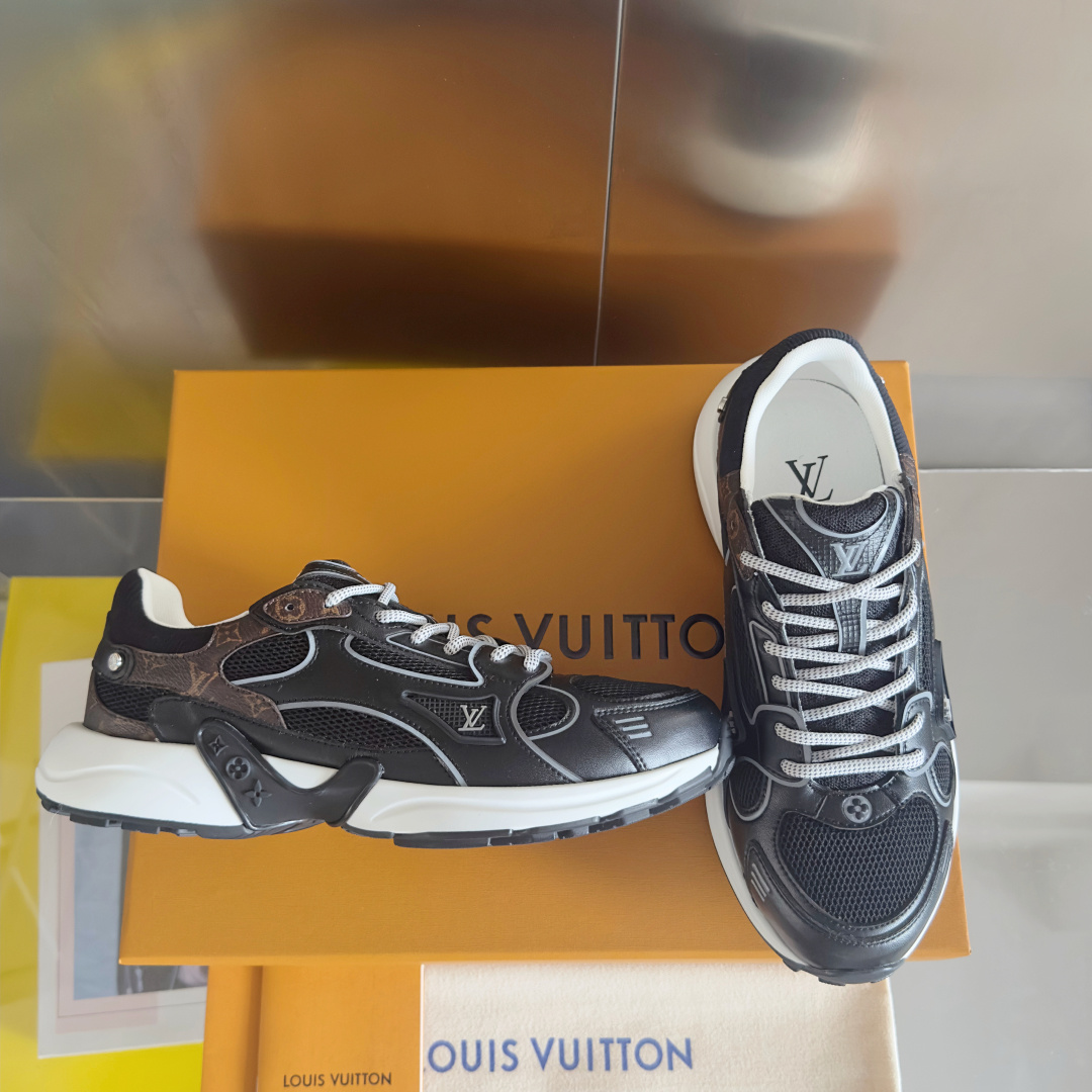 顶级版本:情侣款
LV 路易威登L家 驴牌 最新Olympia系列 情侣款 银角大王 休闲 运动鞋 跑鞋