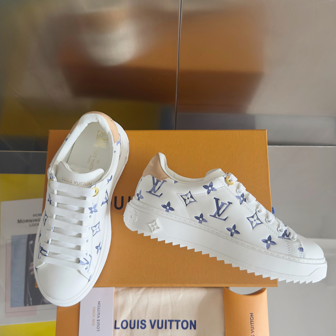 顶级版本:女款
LV x TM村上隆 联名款 驴牌 L家 Time Out 樱花系列 休闲 小白鞋 运动