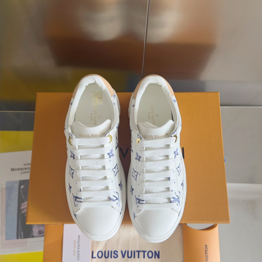 顶级版本:女款
LV x TM村上隆 联名款 驴牌 L家 Time Out 樱花系列 休闲 小白鞋 运动