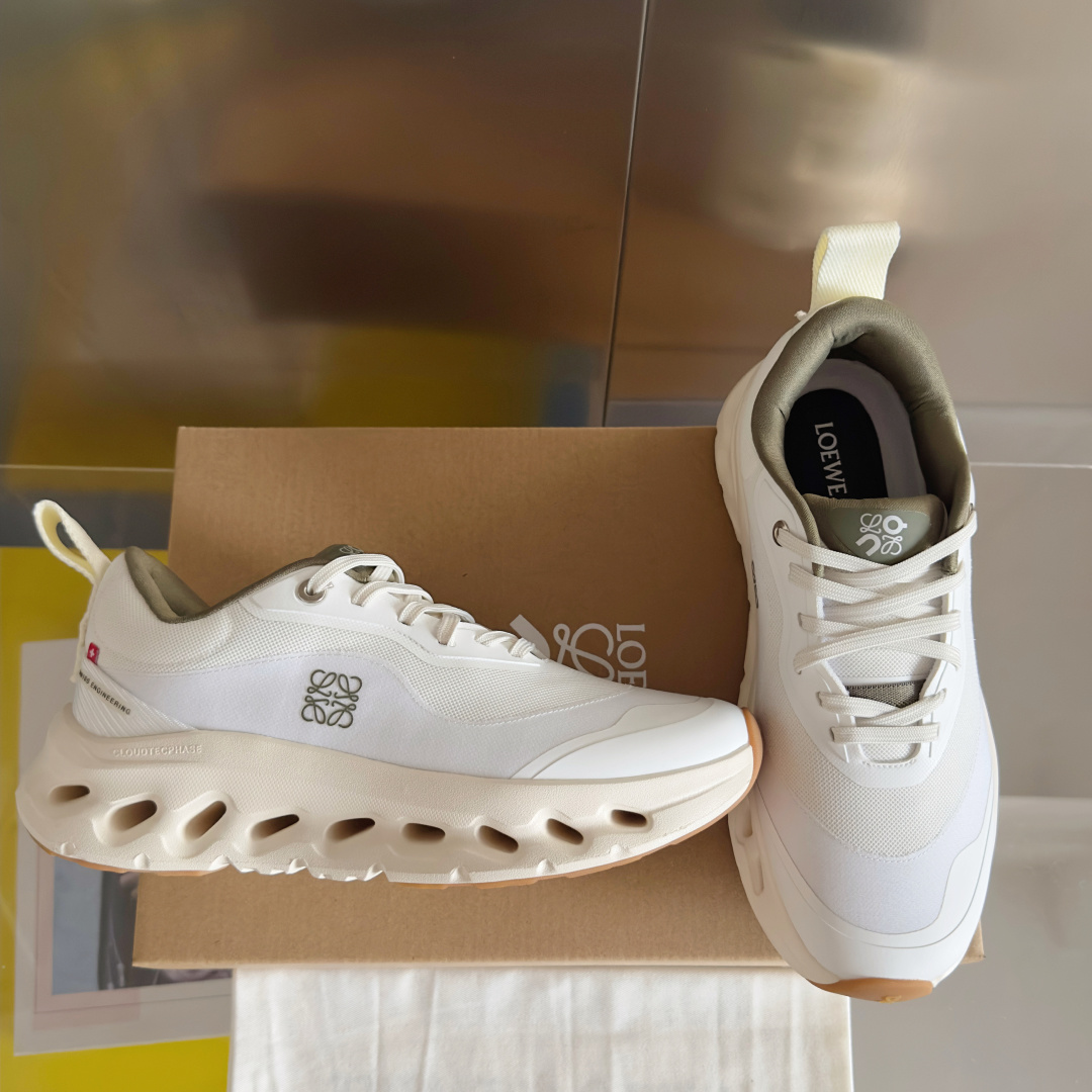 顶级版本:情侣款(莞货
LOEWE x On Cloudtilt 2.0 罗意威/昂跑 联名合作款 休闲