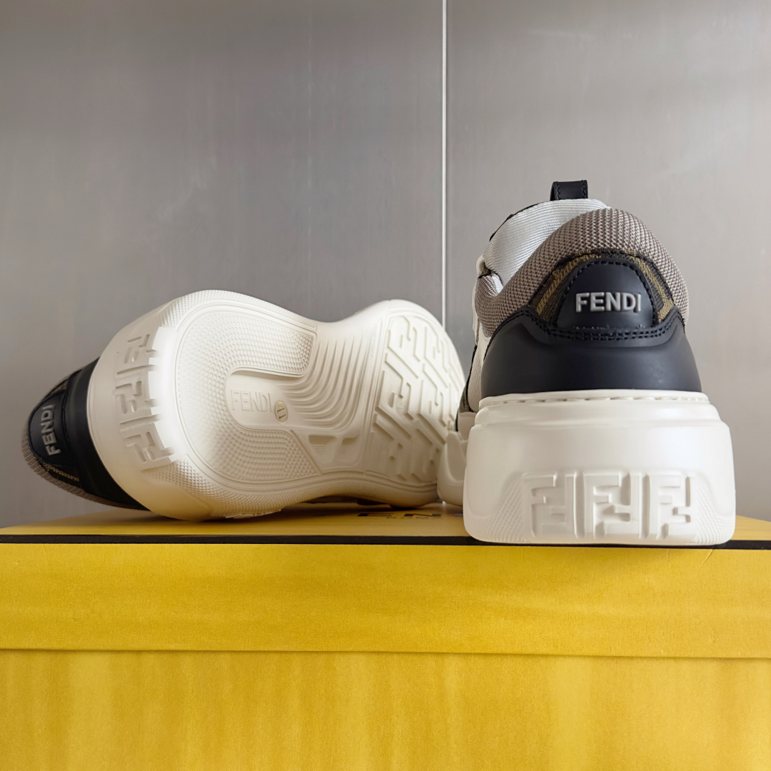 顶级版本：男款
Fendi 芬迪 最新 Force系列 FF厚底 休闲 运动鞋 板鞋
原版购入开发 做货