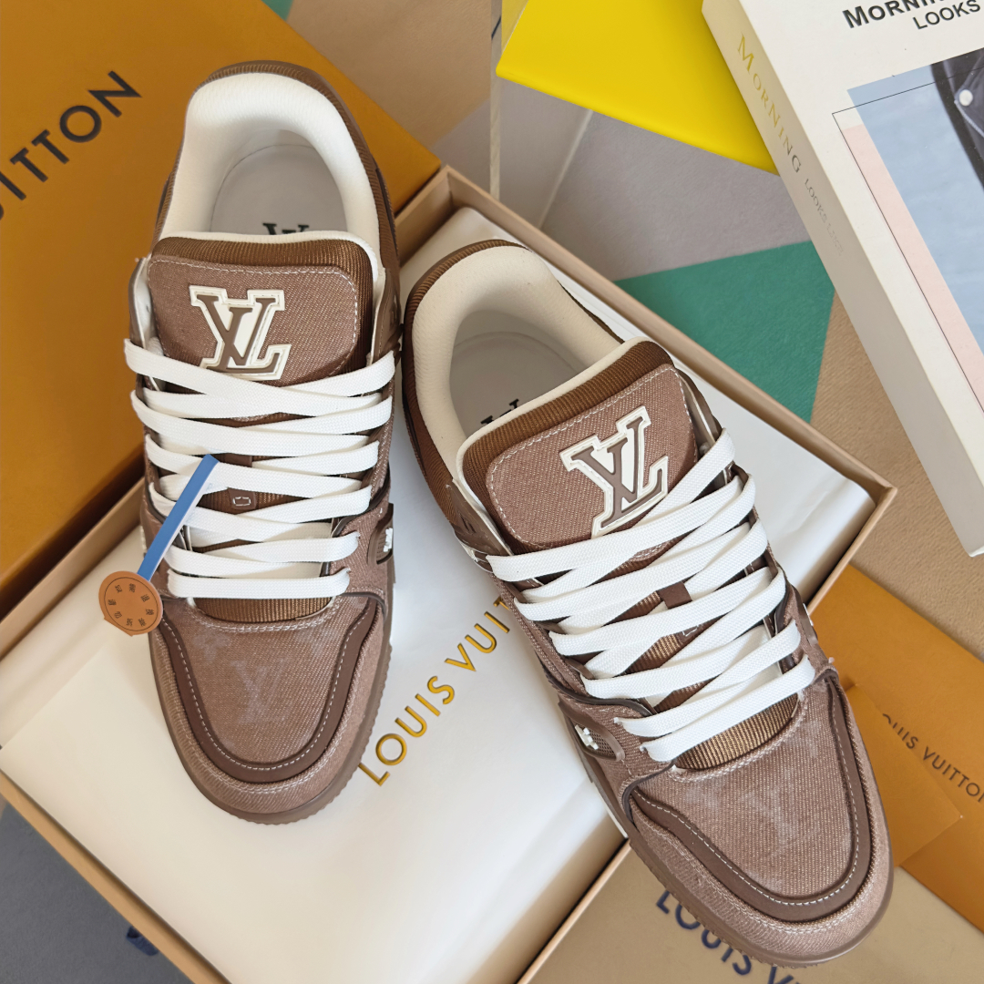 顶级版本：情侣款
LV 路易威登L家 驴牌 Trainer系列 情侣款 休闲 运动鞋 滑板鞋
原版购入开