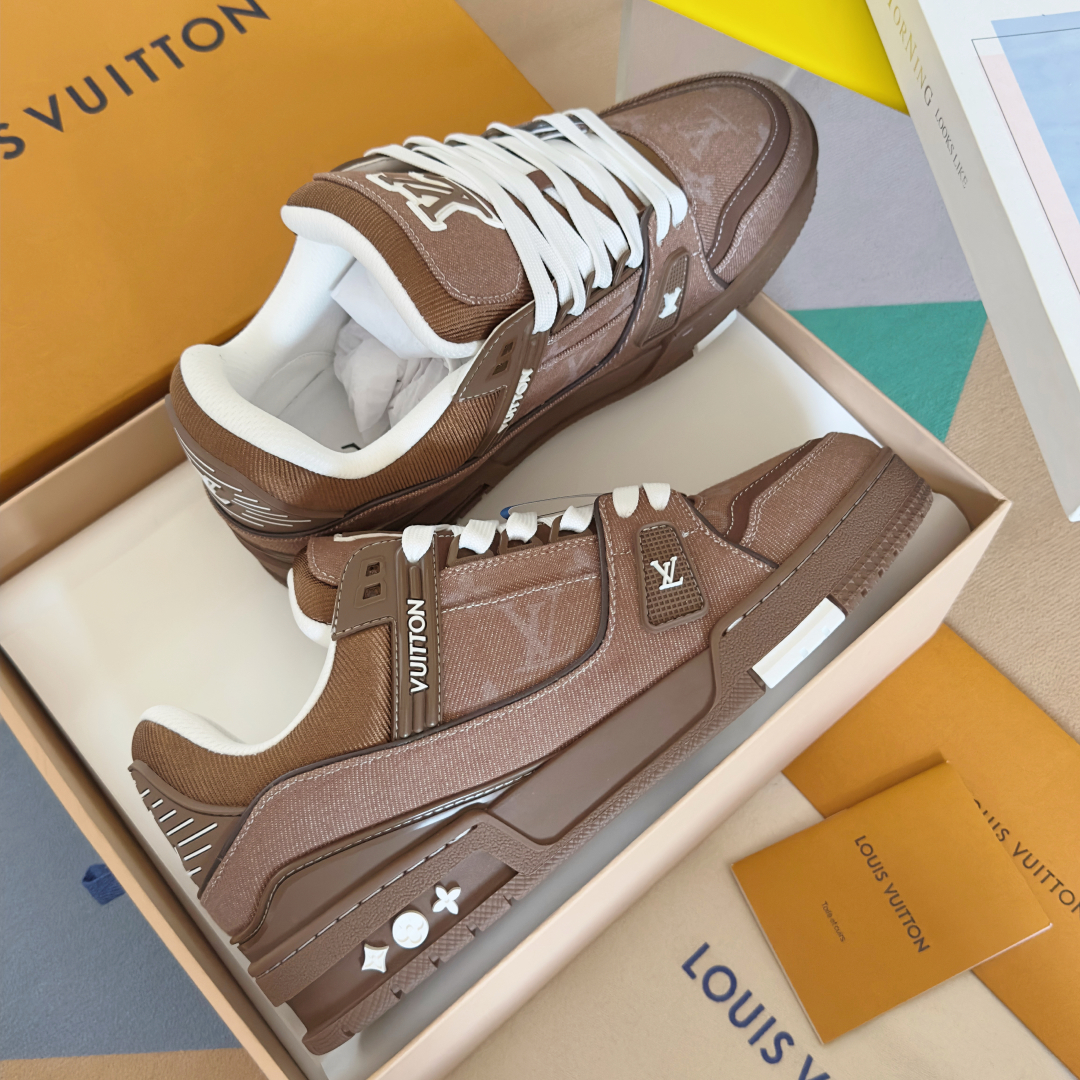 顶级版本：情侣款
LV 路易威登L家 驴牌 Trainer系列 情侣款 休闲 运动鞋 滑板鞋
原版购入开