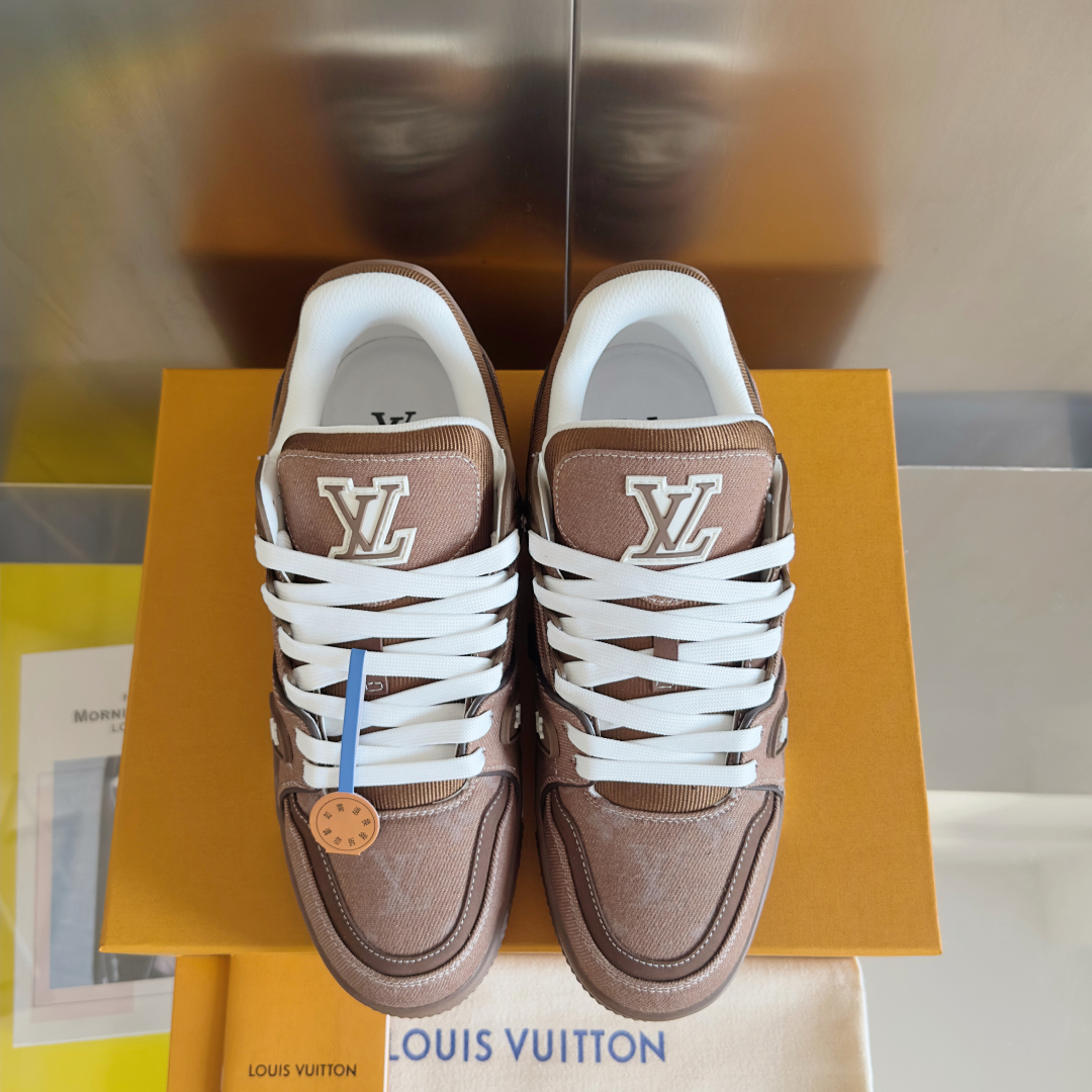 顶级版本：情侣款
LV 路易威登L家 驴牌 Trainer系列 情侣款 休闲 运动鞋 滑板鞋
原版购入开