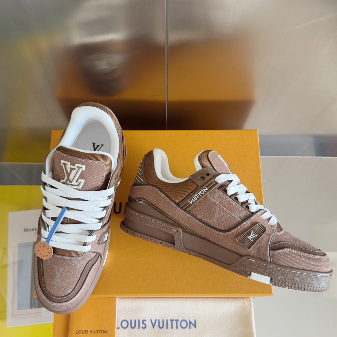 顶级版本：情侣款
LV 路易威登L家 驴牌 Trainer系列 情侣款 休闲 运动鞋 滑板鞋
原版购入开