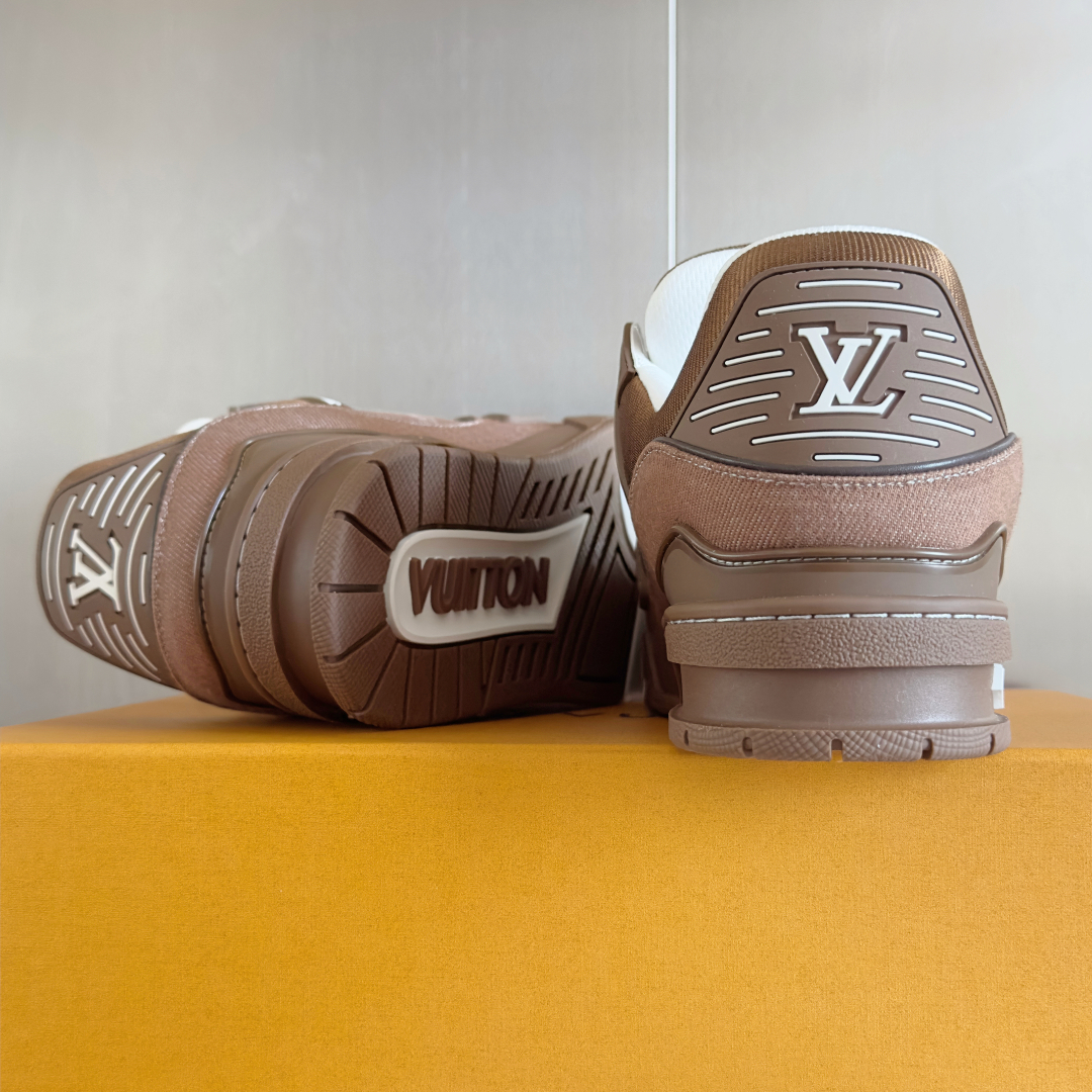 顶级版本：情侣款
LV 路易威登L家 驴牌 Trainer系列 情侣款 休闲 运动鞋 滑板鞋
原版购入开