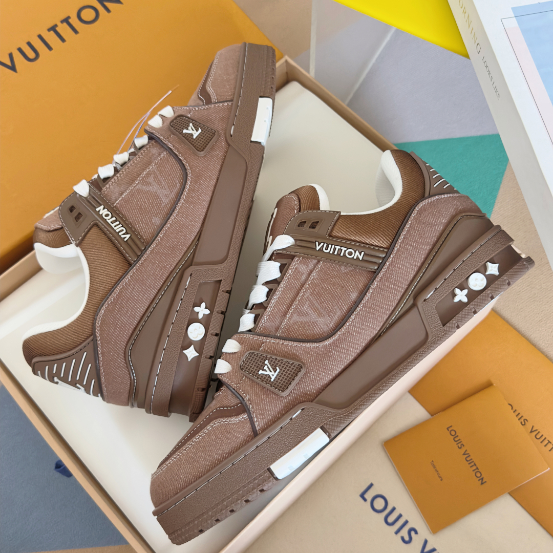 顶级版本：情侣款
LV 路易威登L家 驴牌 Trainer系列 情侣款 休闲 运动鞋 滑板鞋
原版购入开